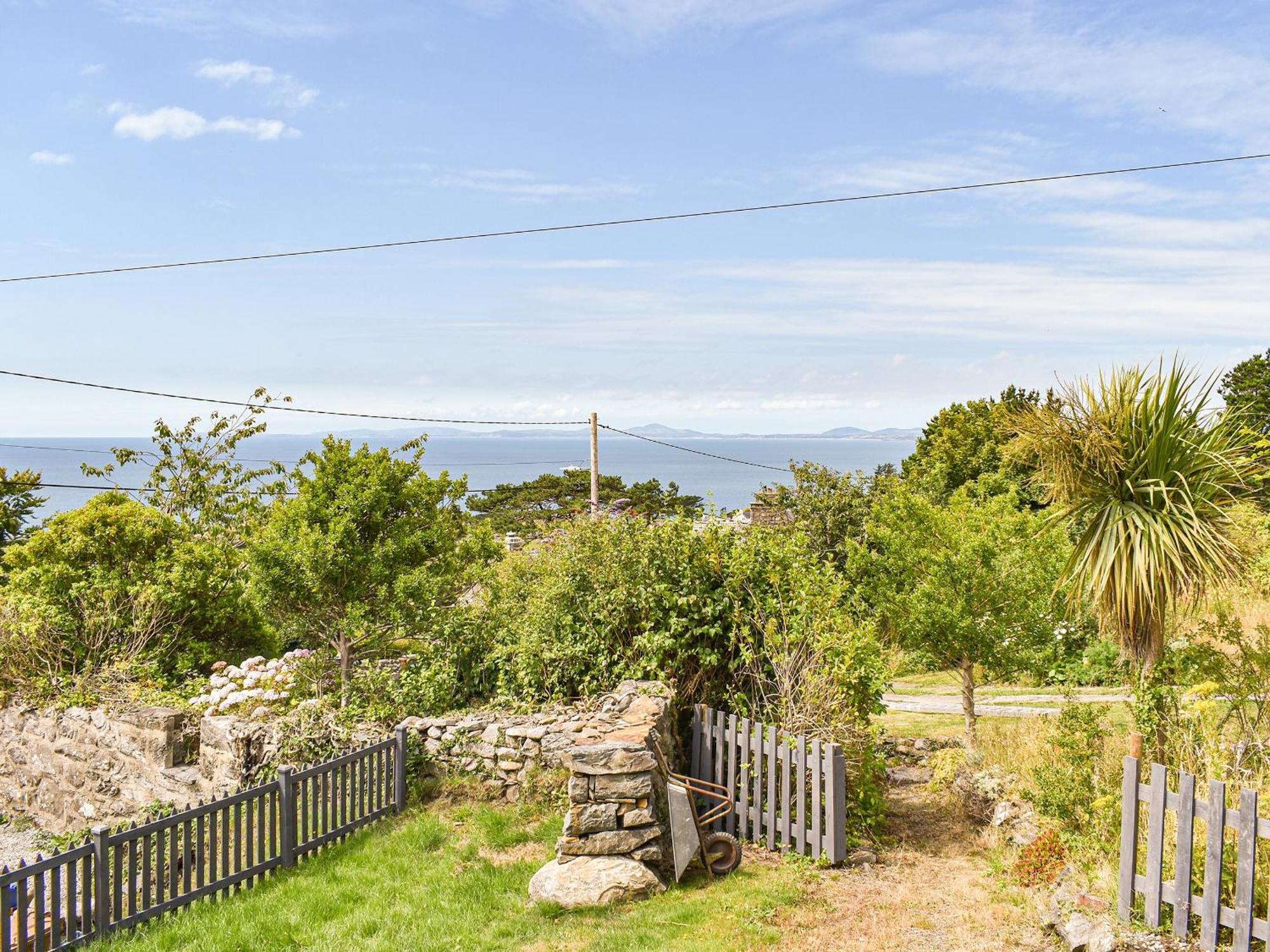 Bryn Derwen Villa Llanfair Exterior photo
